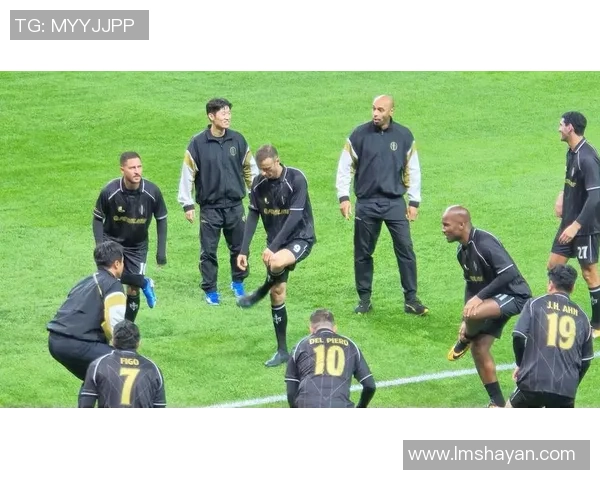 火歌足球传奇：从街头少年到世界巨星的崛起之路