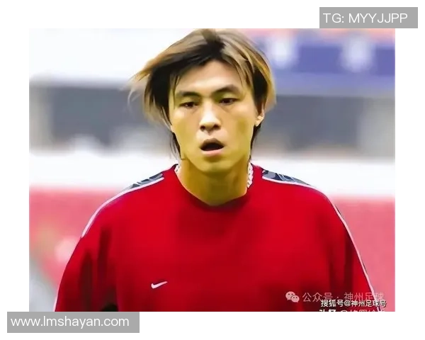 足球历史上踢破网的传奇球星是谁 他如何创造这一惊艳瞬间