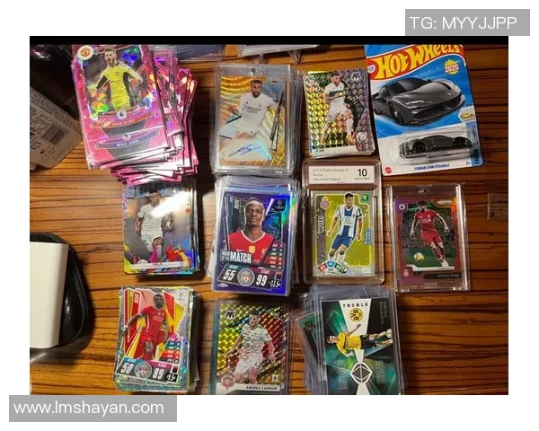 足球球星卡与足球福袋完美结合带你体验梦幻足球世界精彩纷呈的惊喜时刻