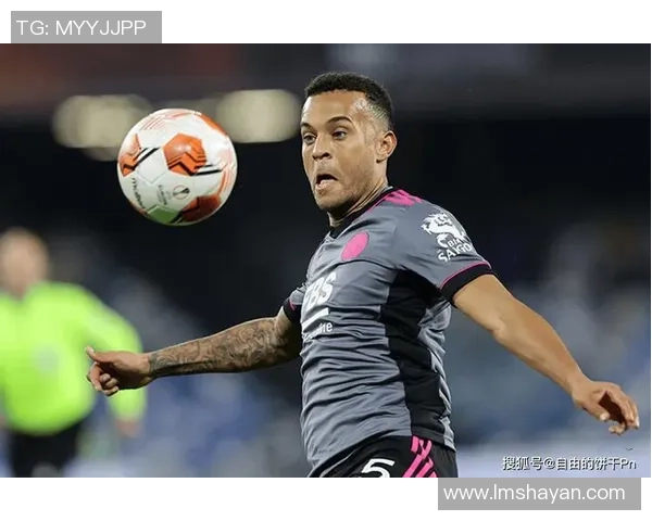 足球界悲痛消息传奇球星因病去世引发全球哀悼各方致敬永远的球场英雄